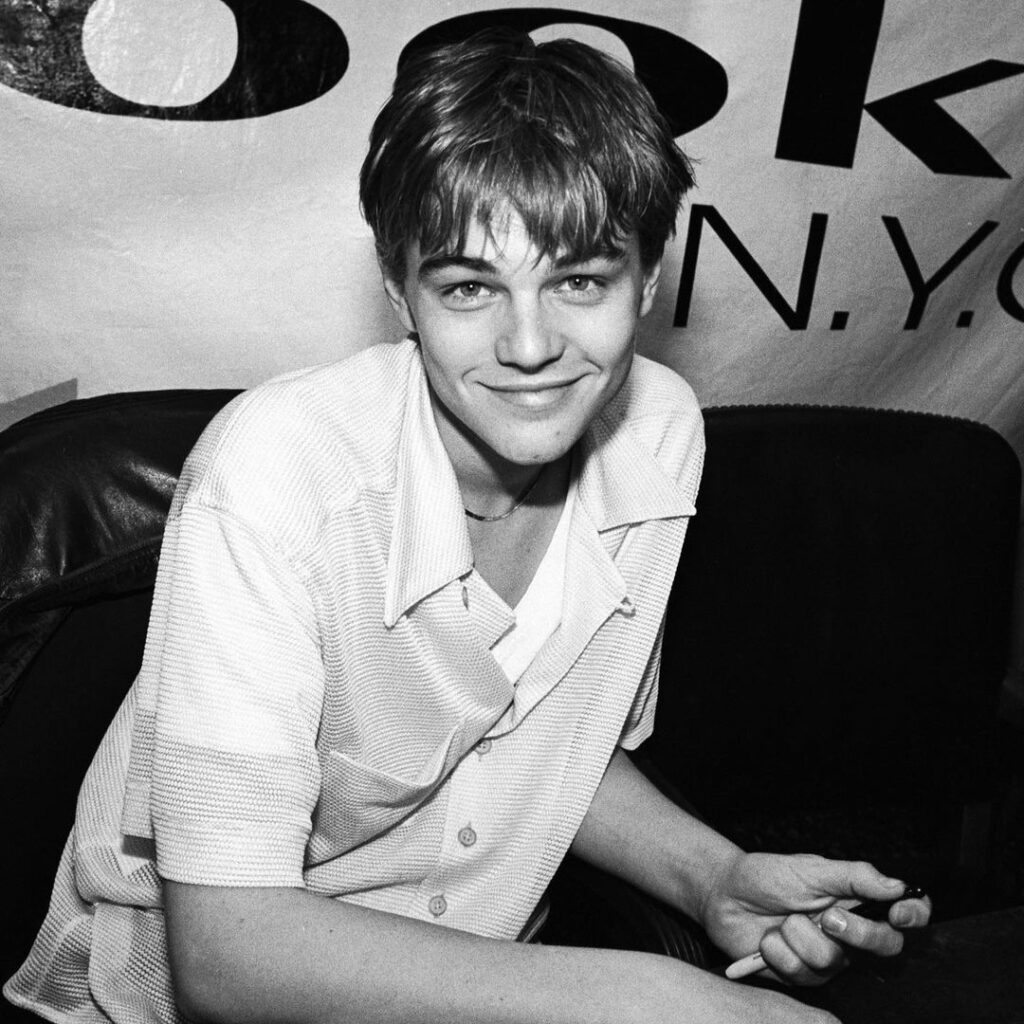 #ELLEmen 俳優としてだけでなく、環境保護に尽力するアクティビストでもあるレオナルド・ディカプリオ46歳になった今は渋さが光るイケメンだけれど、若かりし頃