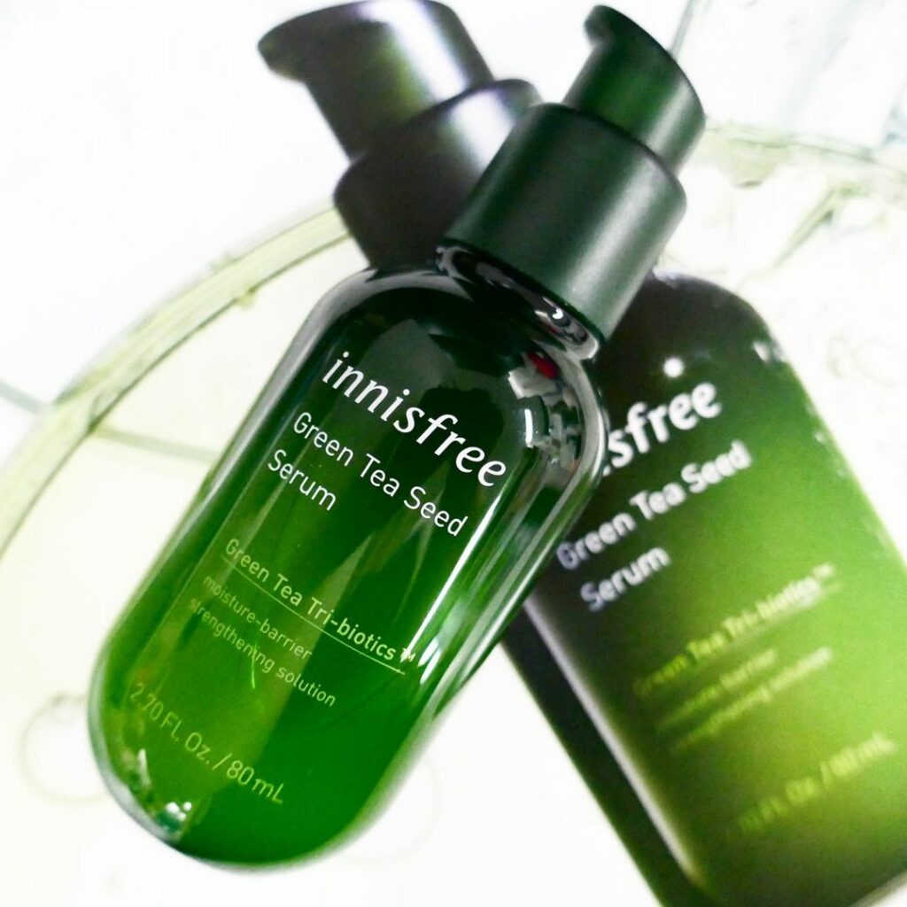 イニスフリーのアイコンセラム「グリーンティーシード セラム」がパワーアップして新登場します！

「グリーンティーシード セラム」といえば、洗顔後の肌に使うことで