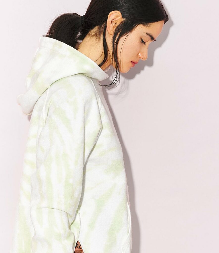 【パステル&ニュートラルの新・方程式】
取り入れるのが意外と難しいパステル＆ニュートラルカラーのコツを2人のプロに聞きました。8つのテーマを学んで、この春のベ