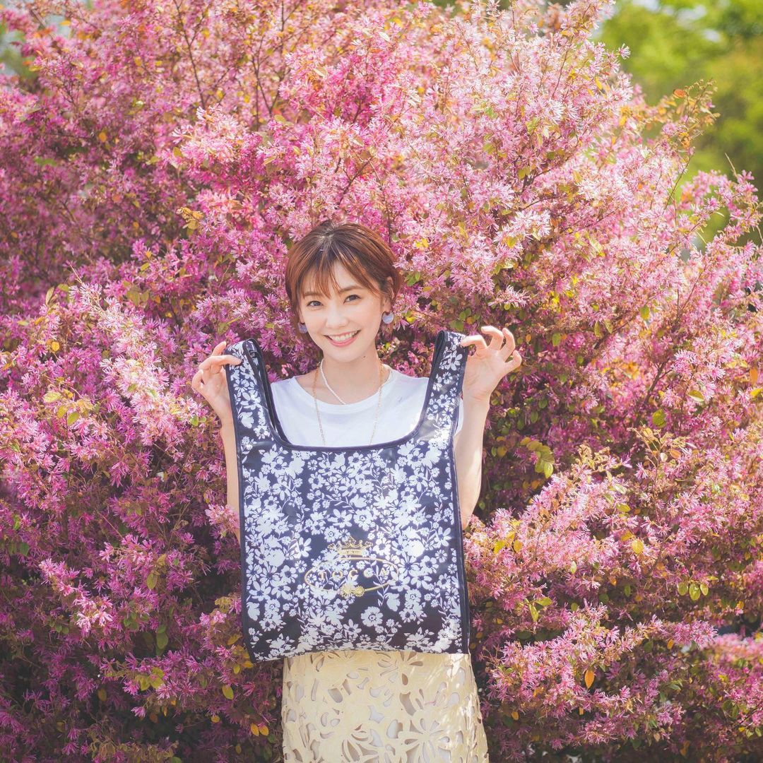 な なんと女優の倉科カナさんが美人百花のファッションページに登場 ショートヘアにしてますます輝きが増している倉科さんに 6月号 現在発売されている号 Magmoe
