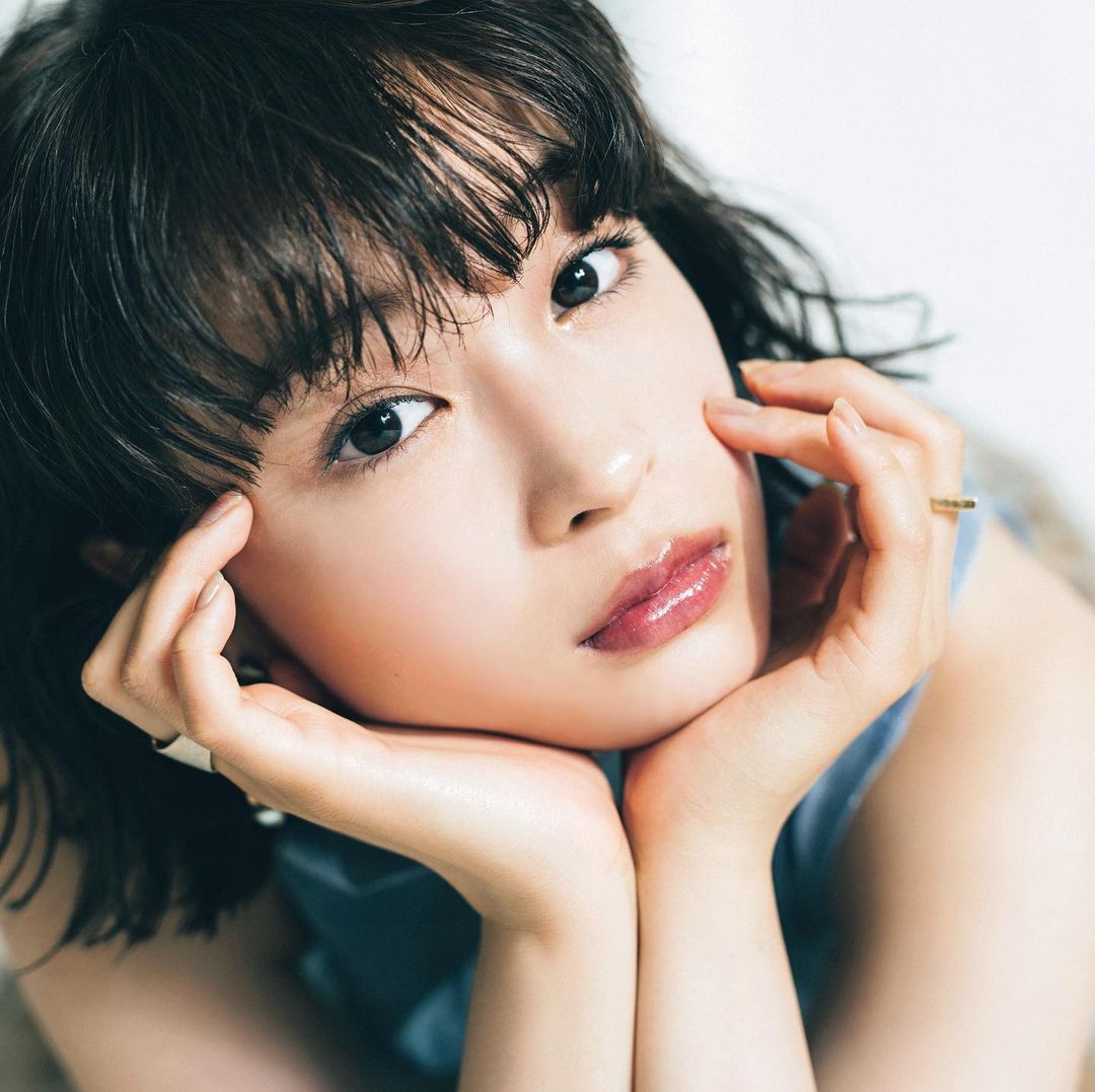 日曜ドラマ ネメシス に出演中の広瀬すずさんが Cancam6月号の美容特集に登場 透明感あふれる美肌の秘密や 最近お気に入りのおうち美容などについて語ってくれ Magmoe 日曜ドラマ ネメシス に出演中の広瀬すずさんが Cancam6月号の美容特集に登場 透明感あふれる美肌の秘密や 最近お気に入りのおうち美容などについて語ってくれ Magmoe