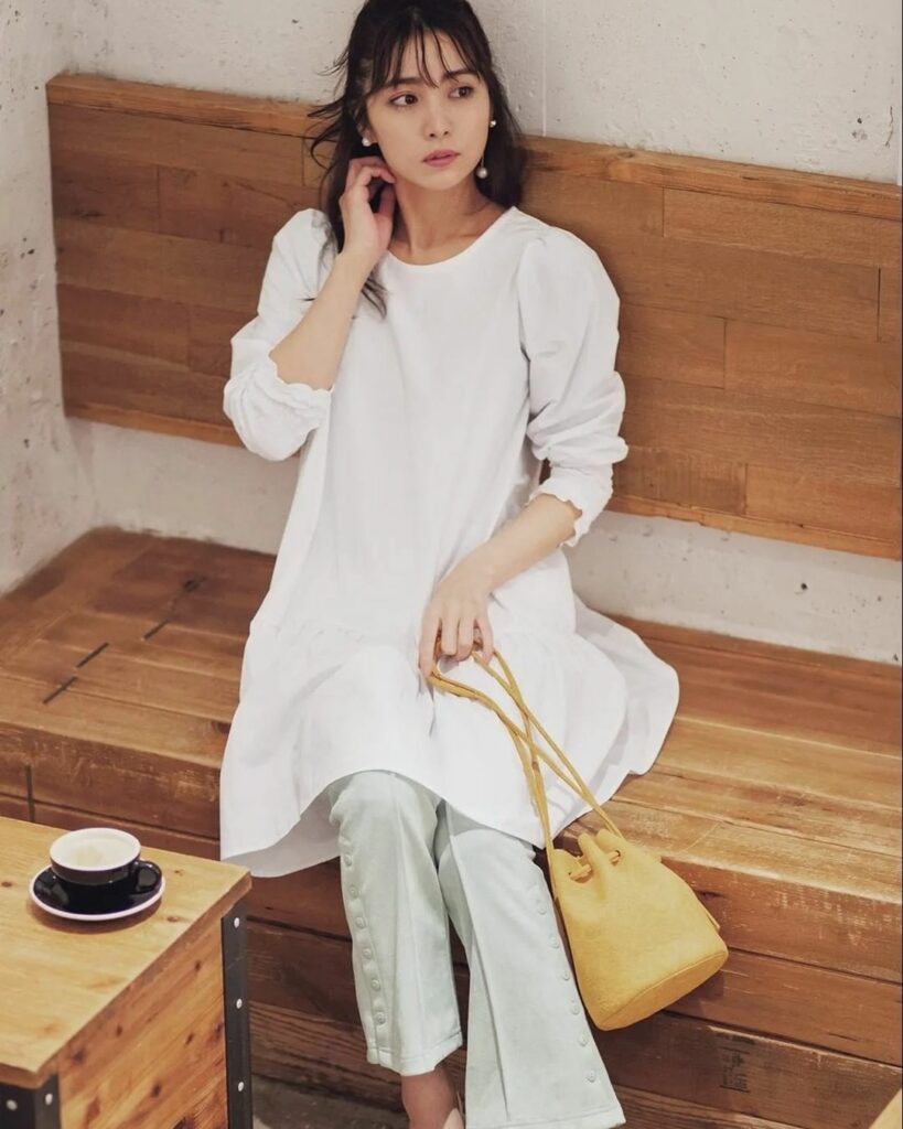 5月11日、今日の東京は曇り。最高気温19度、最低気温14度の予報です（気象庁調べ・17時発表）。
曇り空が広がり、所により昼前から雨が降り出しそうな今日は、ハ