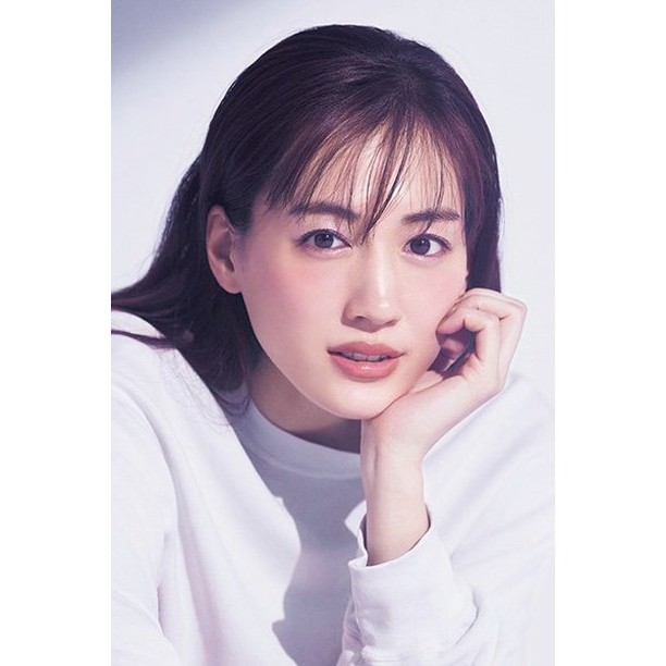 綾瀬はるかさんインタビュー 野菜を意識して食べるけど撮影中のお菓子はやめられない 笑 綾瀬はるかさんの素敵は無敵 自分を楽しませ続けたい という Magmoe 綾瀬はるかさんインタビュー 野菜を意識して食べるけど撮影中のお菓子はやめられない 笑 綾瀬はるかさんの素敵は無敵 自分を楽しませ続けたい という Magmoe