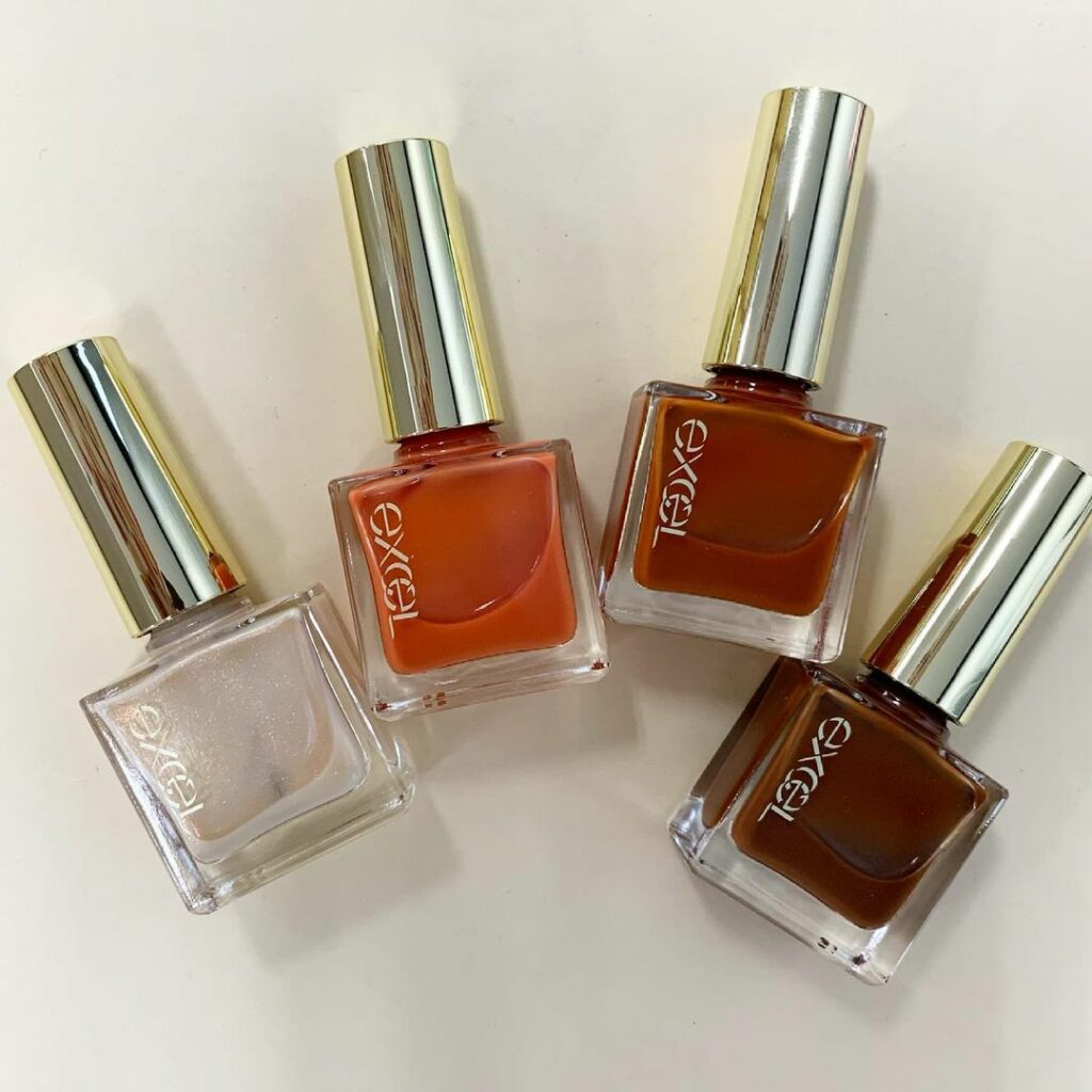 \エクセルの人気ネイルカラーに限定色が登場/
「エクセル ネイルポリッシュ N」は、光を取り込む透明感のある発色で、一度塗りでトレンド感のあるシアーな仕上がりに \エクセルの人気ネイルカラーに限定色が登場/
「エクセル ネイルポリッシュ N」は、光を取り込む透明感のある発色で、一度塗りでトレンド感のあるシアーな仕上がりに