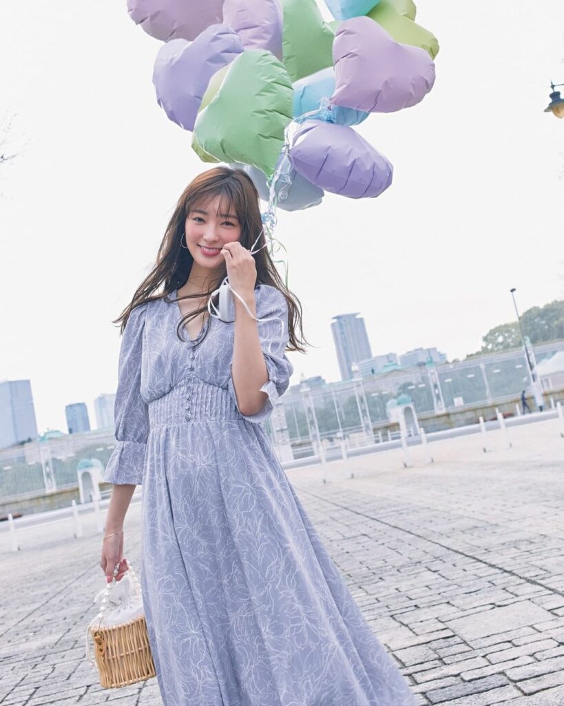 5月22日、今日の東京は曇り時々晴れ。最高気温26度、最低気温19度の予報です（気象庁調べ・17時発表）。
久々に晴れ間が広がって気分も上がりそうな今日のコーデ