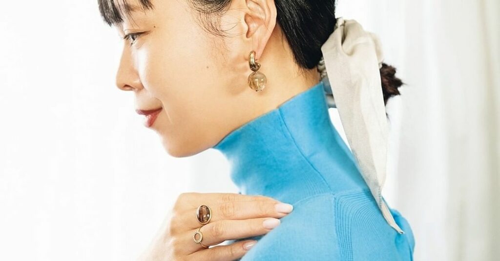 身につけるだけでパワーをくれるジェム。SPUR7月号では、ジュエリー賢者の”宝石箱”を覗かせてもらいました。

肌や髪に馴染む輝きが心地よいというヘアスタイリス