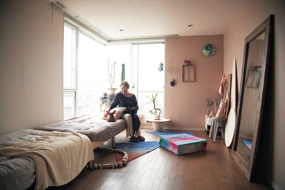 自分らしく生きるために まずは居心地のいいお部屋作りから おうち拝見編 真似したくなるおしゃれインテリアアイテムに出会える お買い物編合わせてチェックしてね Magmoe 自分らしく生きるために まずは居心地のいいお部屋作りから おうち拝見編 真似したくなるおしゃれインテリアアイテムに出会える お買い物編合わせてチェックしてね Magmoe