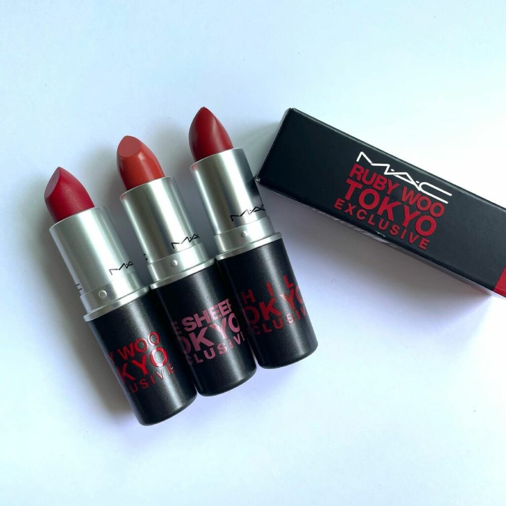MACから#日本限定パッケージ のリップが登場です。
その名も#TOKYOLIPSCOLLECTION ¥3300
明日6月4日より期間限定で発売スタート
※公