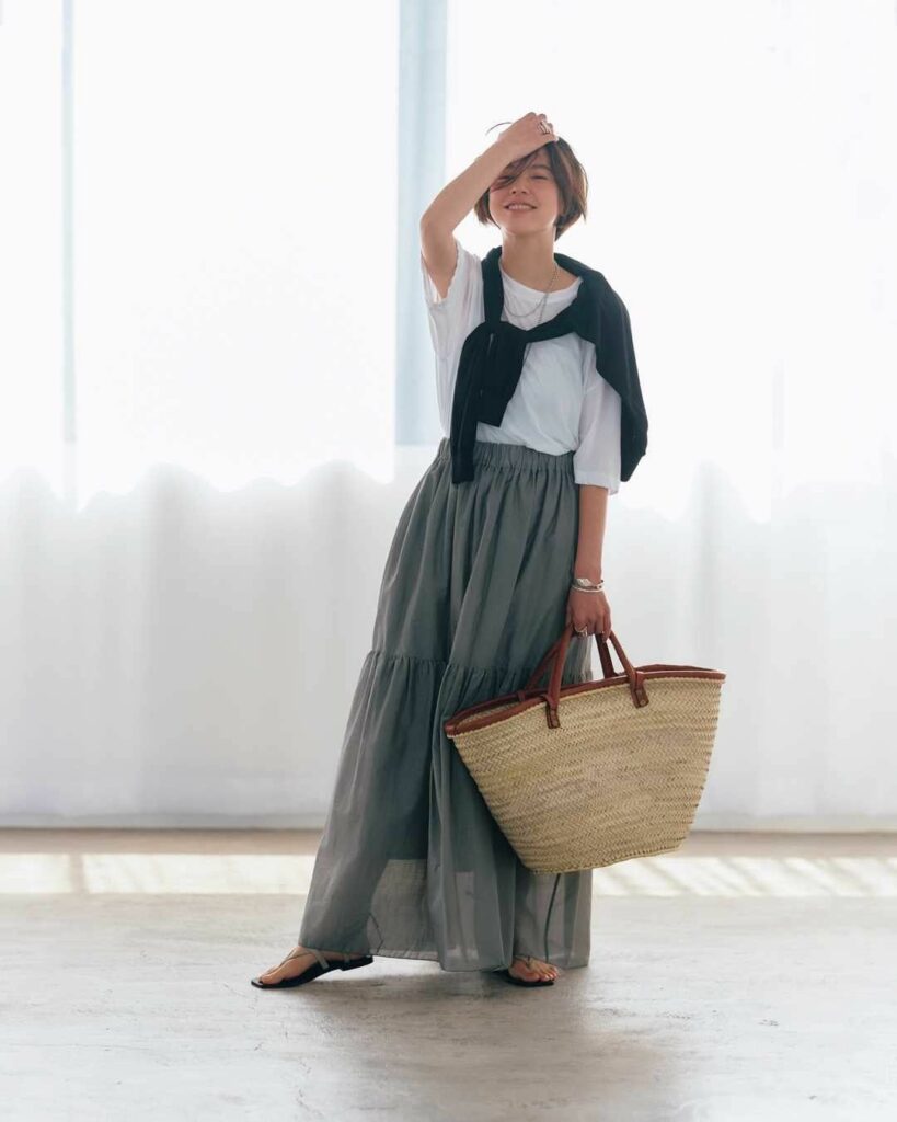 #LEE7月号 PICKUPコーデ ☆彡.。.:*・
【“揺れ”の「スウィンギンスカート」でバランスアップ】
ティアードスカートも透け素材なら上品な可愛げと #LEE7月号 PICKUPコーデ ☆彡.。.:*・
【“揺れ”の「スウィンギンスカート」でバランスアップ】
ティアードスカートも透け素材なら上品な可愛げと