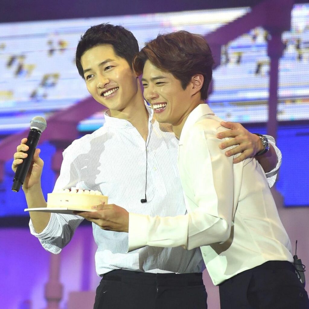 #ELLEculture イケメンがイケメンとじゃれている姿ほど、愛おしいものはない韓国スター俳優たちの、記者会見でのふとした胸アツモーメントからプライベートで #ELLEculture イケメンがイケメンとじゃれている姿ほど、愛おしいものはない韓国スター俳優たちの、記者会見でのふとした胸アツモーメントからプライベートで