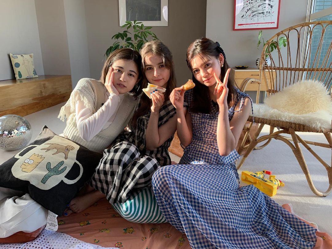 今日はviviのyoutubeから オフショット動画をお届け 大好評をいただいたvivi Fes Liveで 画面が可愛いすぎると人気だった Viviモデルズ Magmoe 今日はviviのyoutubeから オフショット動画をお届け 大好評をいただいたvivi Fes Liveで 画面が可愛いすぎると人気だった Viviモデルズ Magmoe