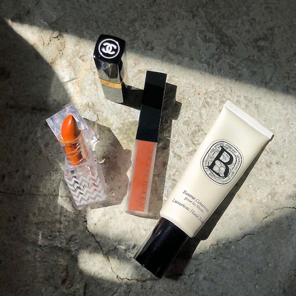 【きれいな人のポーチの中身】
ヘアサロン・HodosのMIKAさんにポーチの中の愛用品や、お気に入りの美容アイテムを見せてもらいました。
@isd_mika