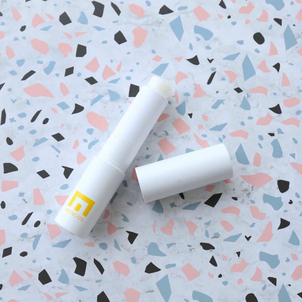 【 #メンコス 】からテカリが気になるあなたへ、あぶらとりスティックが登場6/28新発売

"あぶら"は"あぶら"で制する。
皮脂・ベタつき・テカリにくるくる塗