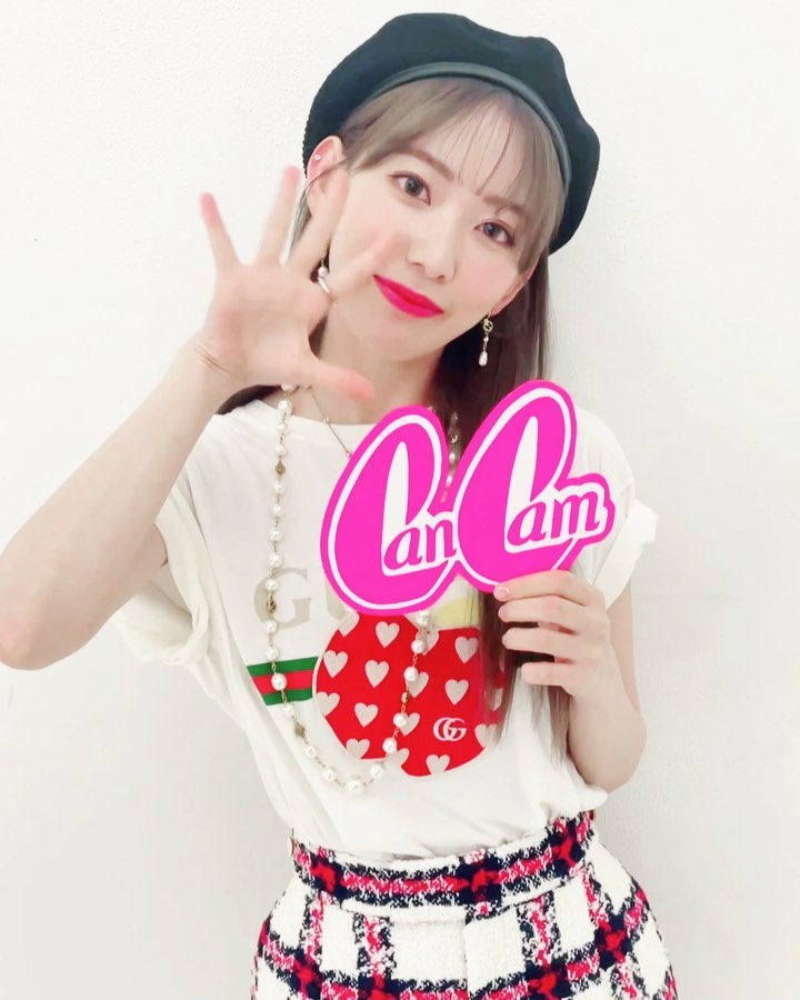 CanCam Buzz Awardを受賞した宮脇咲良さんのメッセージ動画をお届け
今回の衣装のお気に入りポイントは…？ ぜひ8月号でチェックしてみてください