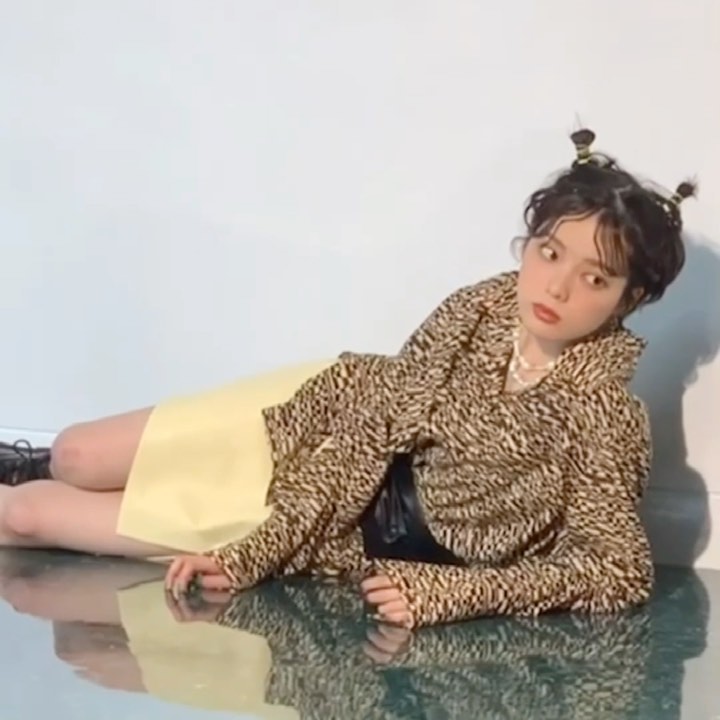 今日はvivi8月号から ツノヘアのポップで可愛い 平手友梨奈さんのオフショット動画を お届けします このツノヘアアレンジ ものすごく人気で 真似したい の Magmoe