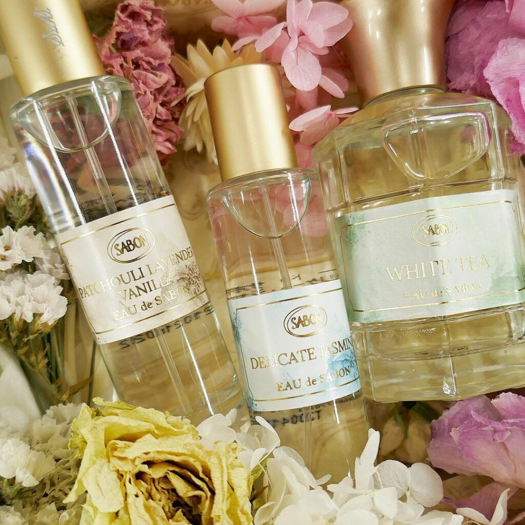 SABONの人気フレグランス「オー ドゥ サボン」の小さめ30mlサイズが、
定番アイテムとして登場！
自然に配慮したトウモロコシ由来のナチュラルなアルコール成