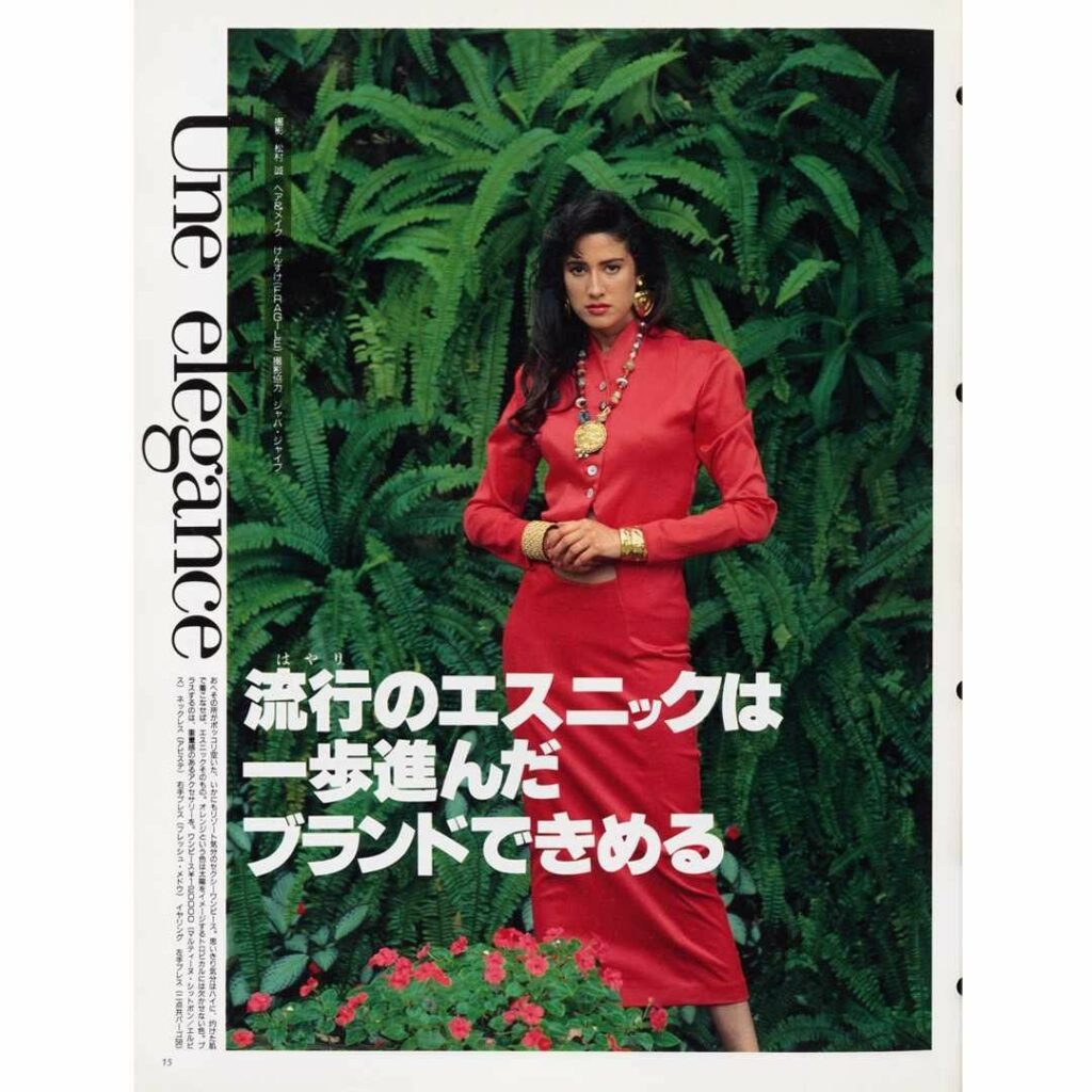 大ぶりの柄やヴィヴィッドカラーなど、夏空の下で映えるエスニックファッション。
せっかく挑戦するなら、大胆なカラーやパターンを取り入れて、リゾートやフェスなど夏を