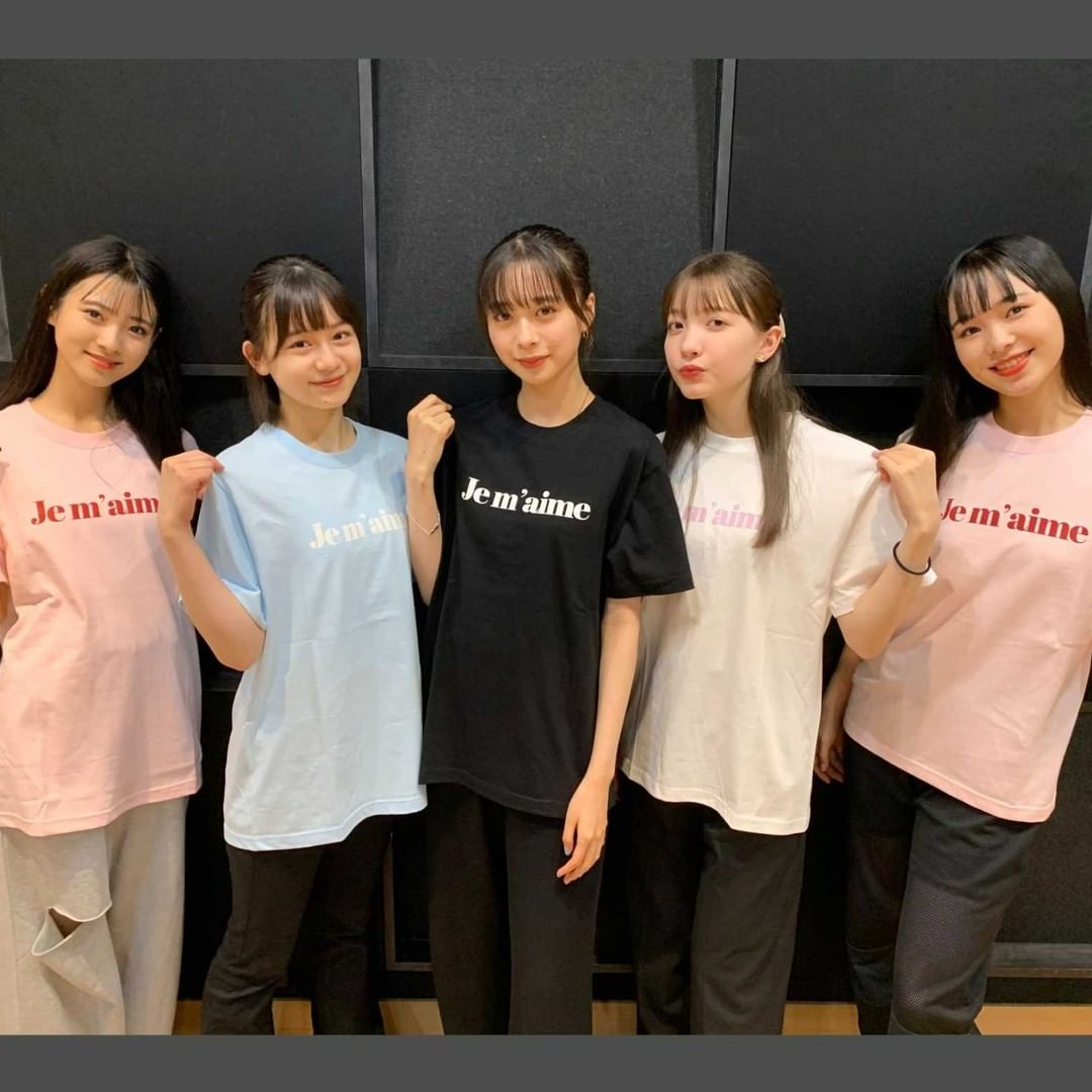 Seventeenダンス部 と Wego のコラボｔシャツが発売になったよ テーマは ダンスしてるときに着てもかわいい あんにゃ サクラ りりか Magmoe