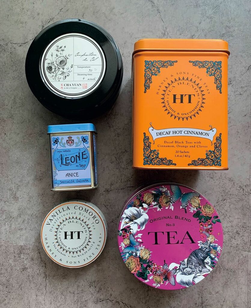 【GINZA8月号『新感覚コレクター白書』発売中！】

読者の「0円コレクション」が大集合。こちらは紅茶の缶。
「ヨーロッパ土産でもらってから集めるようになりま