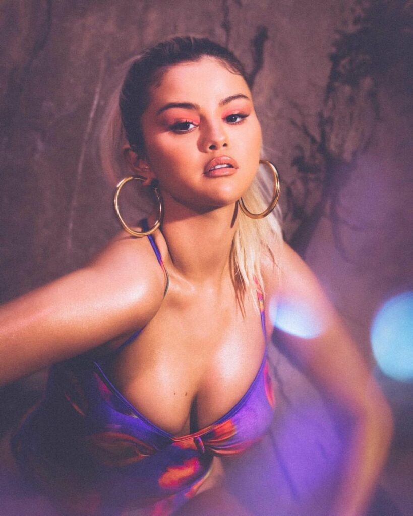 HAPPY BIRTHDAY SELENA今日はセレーナ・ゴメスの29歳の誕生日現在はシングルライフを満喫しつつも、NBA選手のジミー・バトラーや共演者のアーロ HAPPY BIRTHDAY SELENA今日はセレーナ・ゴメスの29歳の誕生日現在はシングルライフを満喫しつつも、NBA選手のジミー・バトラーや共演者のアーロ