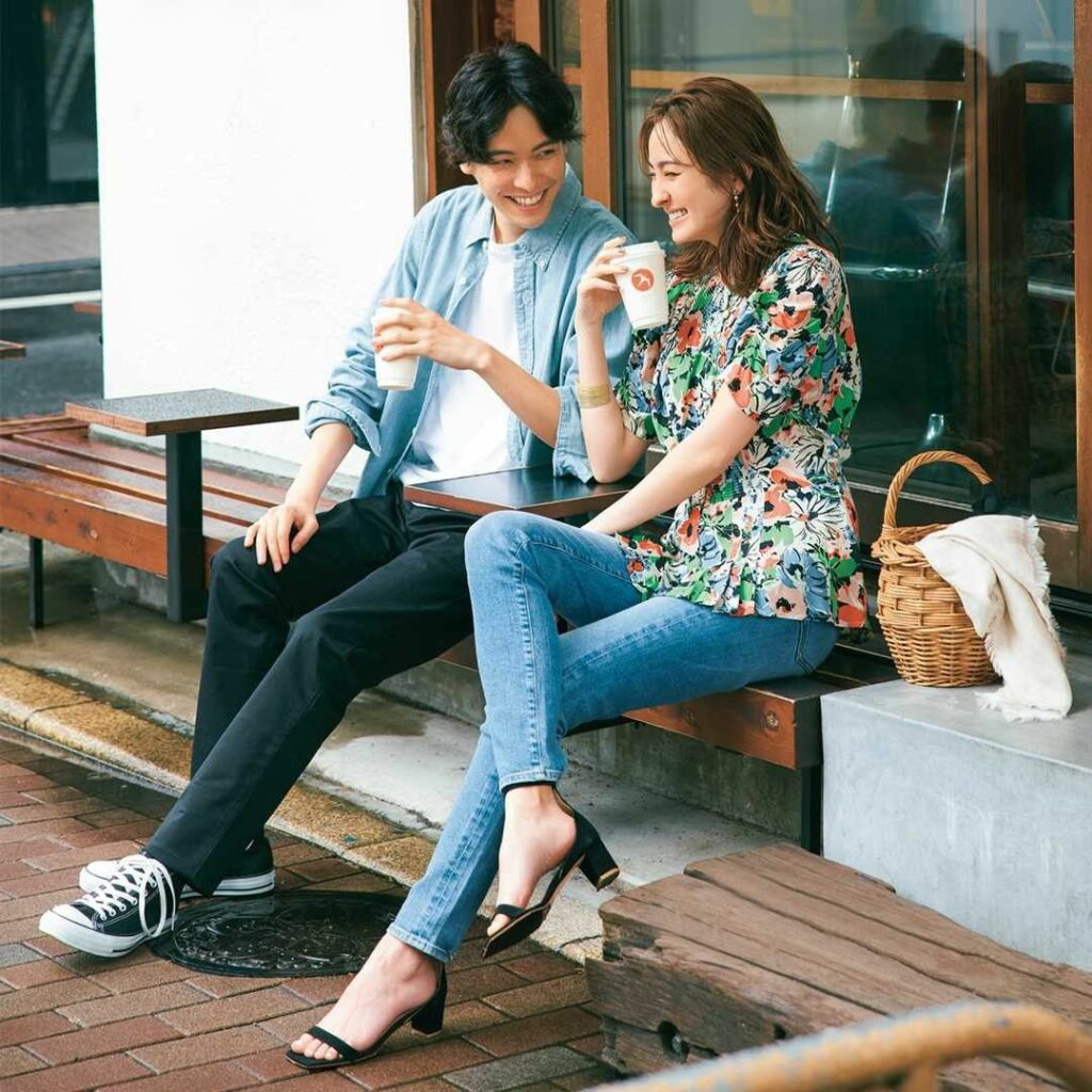 /
このコーデを真似したいと思ったら、
コメントにをください!
\
.
7月23日(金)、
老け見えしがちな「花柄ブラウス」は、
ヴィンテージ風の大ぶりな柄 /
このコーデを真似したいと思ったら、
コメントにをください!
\
.
7月23日(金)、
老け見えしがちな「花柄ブラウス」は、
ヴィンテージ風の大ぶりな柄