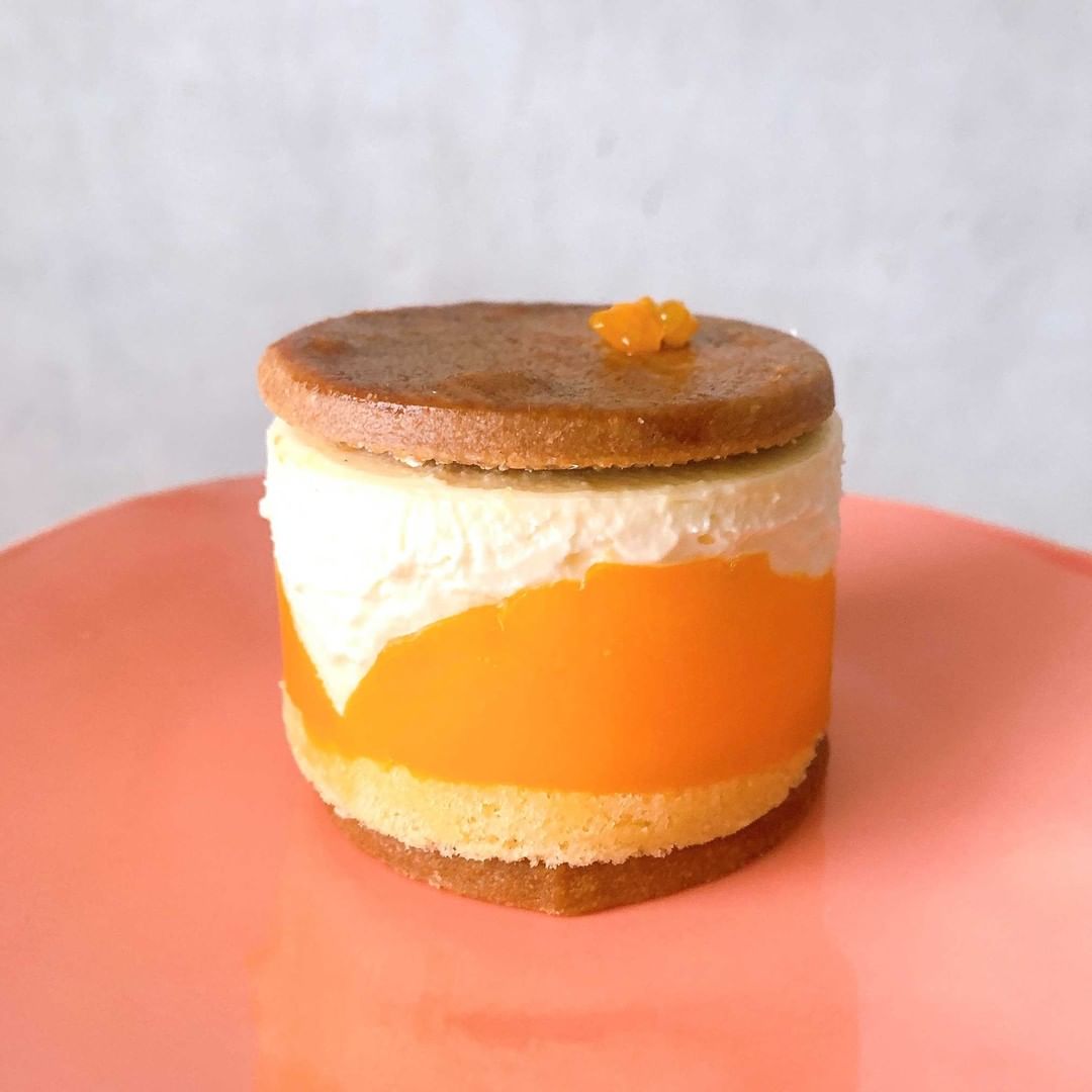 バターサンドで有名なフェルム ラ テール美瑛に 生 バターサンドなるものが マスカルポーネが加えられたクリームは滑らかで濃厚 宮崎県産の完熟マンゴーとサクサク食 Magmoe バターサンドで有名なフェルム ラ テール美瑛に 生 バターサンドなるものが マスカルポーネが加えられたクリームは滑らかで濃厚 宮崎県産の完熟マンゴーとサクサク食 Magmoe