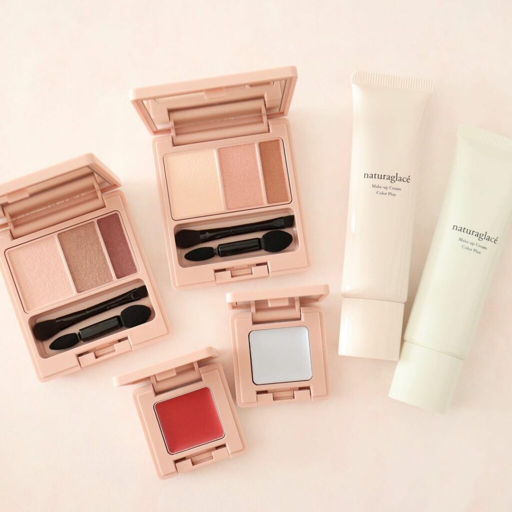 ナチュラグラッセの秋冬コスメ2021情報を【全色スウォッチ】とともにお届け
⁡
ナチュラグラッセの秋冬2021は、“Sensory Delight（感覚の喜び・