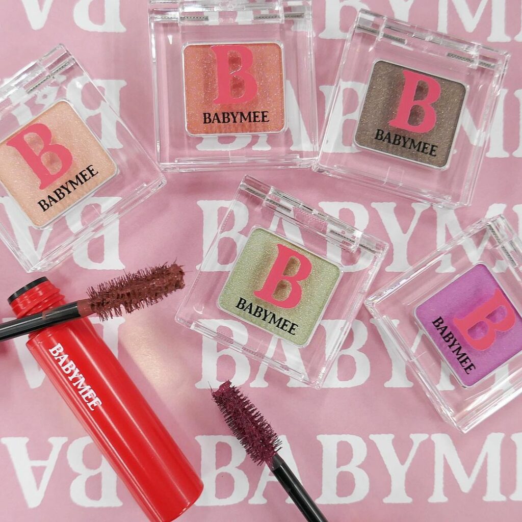 イガリシノブさんプロデュースのメイクブランド「BABYMEE(ベイビーミー)」から新色が登場します!
◆画像2、3枚目
「ベイビーミー ニュアンスカラーマスカ イガリシノブさんプロデュースのメイクブランド「BABYMEE(ベイビーミー)」から新色が登場します!
◆画像2、3枚目
「ベイビーミー ニュアンスカラーマスカ