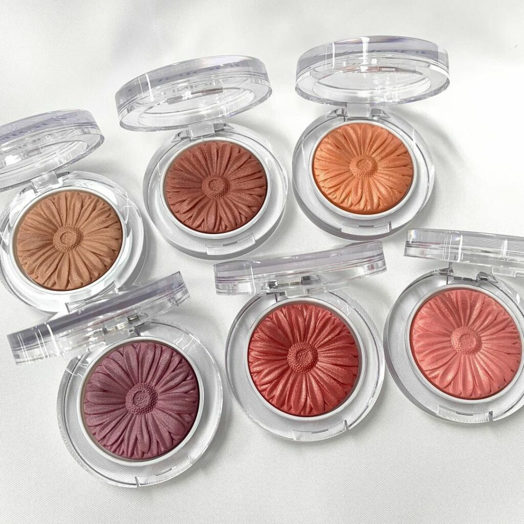 ＼スウォッチあり／大人気のクリニークチークポップからチーク×ハイライトのハイブリッド、「チーク ポップ パール」が登場
 
チークだけではなく、ハイライターとし