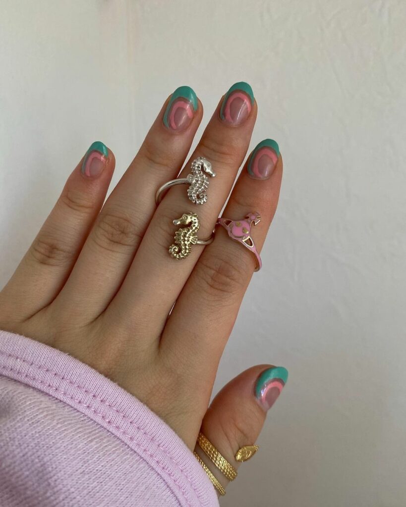 ポップなデザインのお目立ちリングで夏の手元をアップデートしよう
肌見せの多い夏の季節こそ、アクセサリーを派手に重ね付けして楽しみたい！動物モチーフなどプレイフル