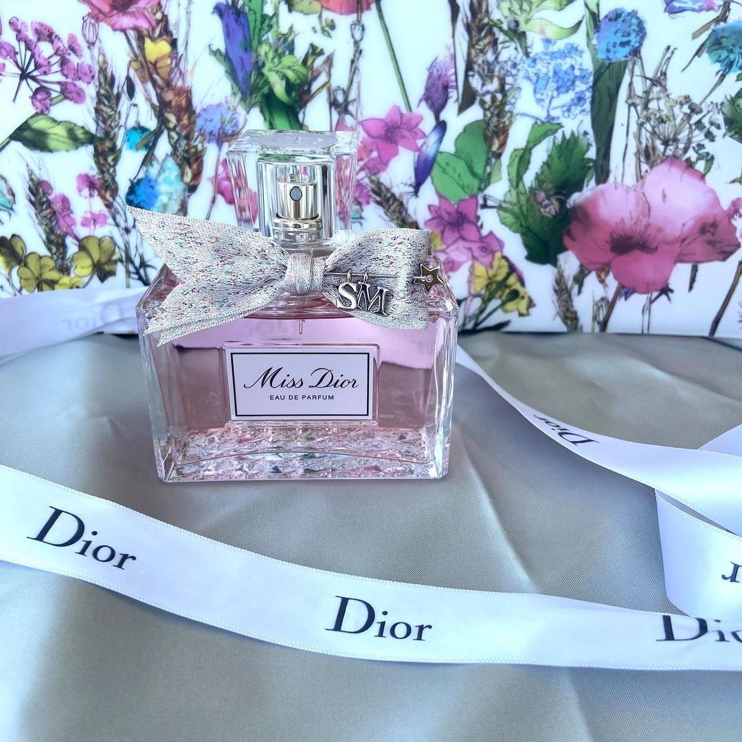 #Dior 】一瞬で心を魅了するエレガントなフレグランスが誕生9/3発売。（一部限定店舗、ディオール公式オンライン ブティックにて8/25より