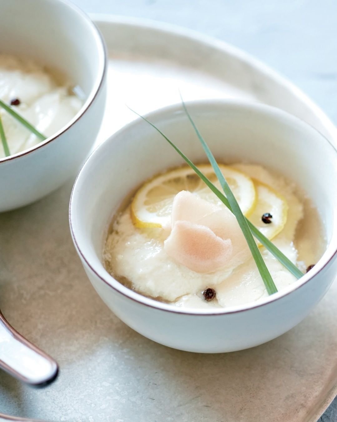 豆腐レシピ ベトナムのローカルスイーツ チェー を手作りで 豆腐のまろやかさと レモンの爽やかな風味に しょうがとスパイスがピリッと効いたシロップが程よ Magmoe 豆腐レシピ ベトナムのローカルスイーツ チェー を手作りで 豆腐のまろやかさと レモンの爽やかな風味に しょうがとスパイスがピリッと効いたシロップが程よ Magmoe