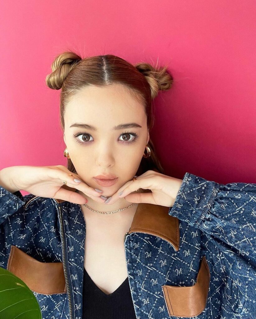 ViVi10月号
「ぎゃるもこの秋、クラシックはじめました。」より
ニコルのオフショットをお届け
最近じわじわとブームなのがモノグラム柄!
ブランドのロゴやモ ViVi10月号
「ぎゃるもこの秋、クラシックはじめました。」より
ニコルのオフショットをお届け
最近じわじわとブームなのがモノグラム柄!
ブランドのロゴやモ