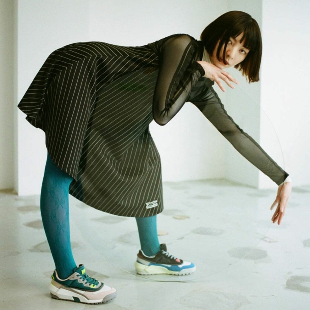 アクティブに動けて“モード”な足もとを演出するオニツカタイガーの新作アイテムが到着。最先端のテクノロジーを搭載しながら、旬のムードをまとえるシューズを今秋の相棒