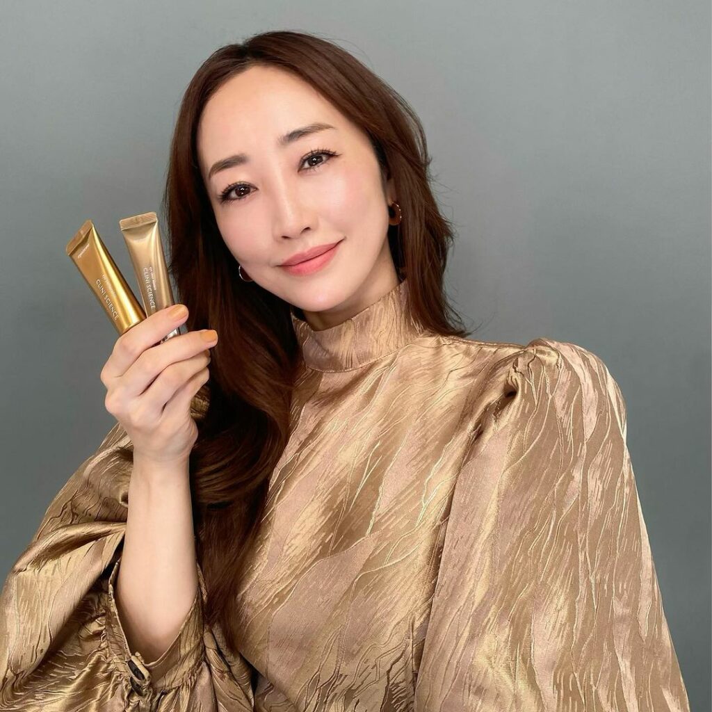 【プレゼント応募はこちらから】
美容家・神崎恵さんとお届けした、「美容家・神崎恵さんのメイク映えする目元を育むレッスンwithエピステーム」のインスタライブをご 【プレゼント応募はこちらから】
美容家・神崎恵さんとお届けした、「美容家・神崎恵さんのメイク映えする目元を育むレッスンwithエピステーム」のインスタライブをご