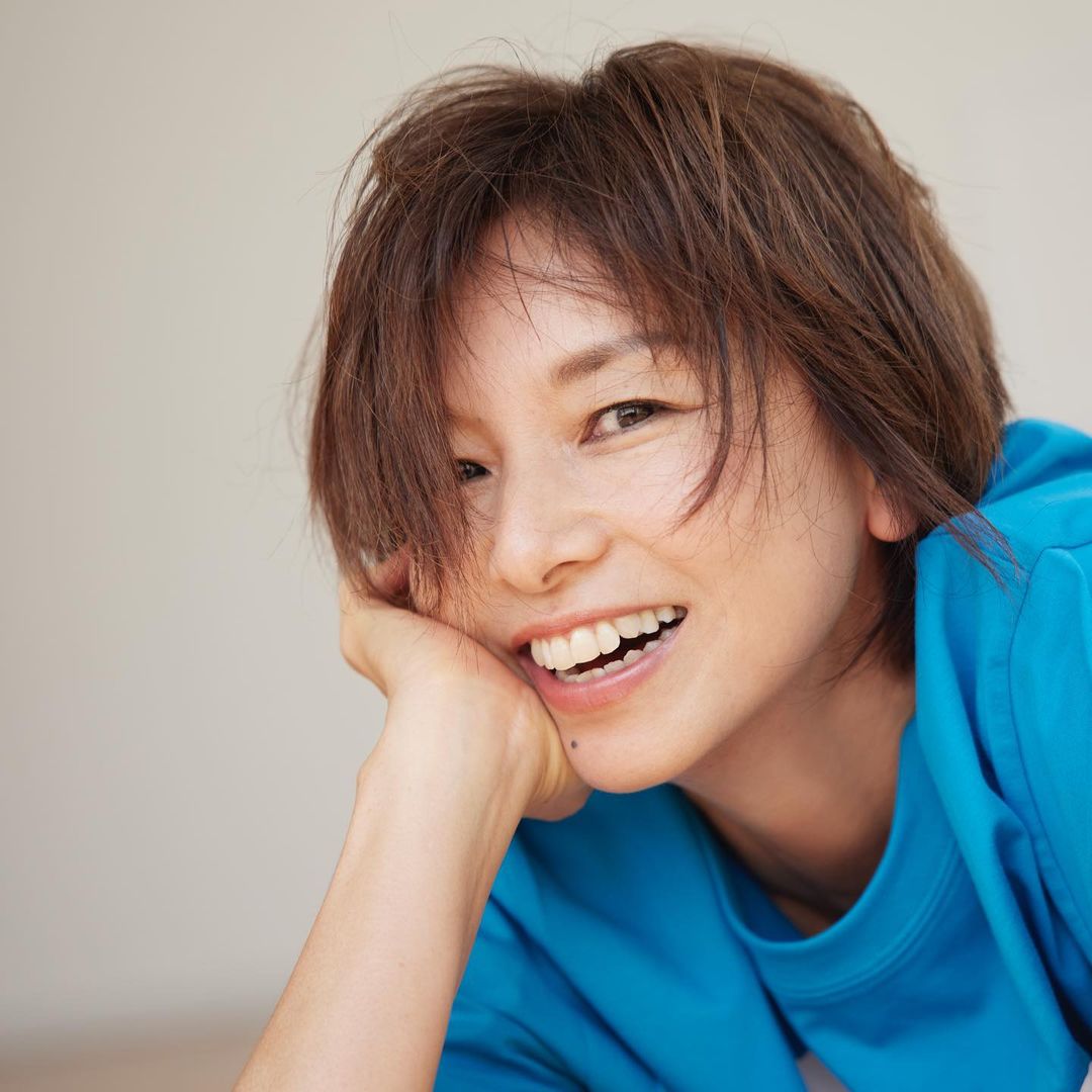 27歳だったころ連載 今月のゲストは山口智子さんです こんなに無邪気に笑って 楽しく撮影する人 他にいないんじゃないかと思うくらい 撮影に全力で挑んでいただき Magmoe