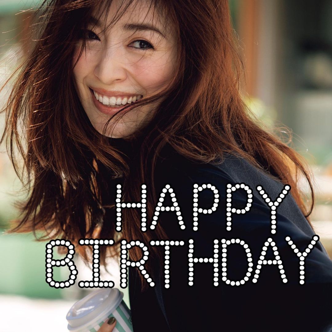 10月11日 今日は泉 里香ちゃんの誕生日ですoggi専属になって早3年 強くかわいい大黒柱として 編集部一同いつも頼りにしています 増していく美しさを こ Magmoe