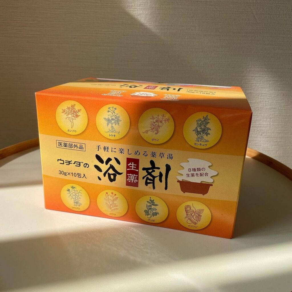 【マキアエディターズの「オッス！推しコス」】一度試すと虜になる⁈ クセ強めな#薬草湯 でお風呂デトックス

ウチダ和漢方 ウチダの浴剤 
30g×10包入り ¥