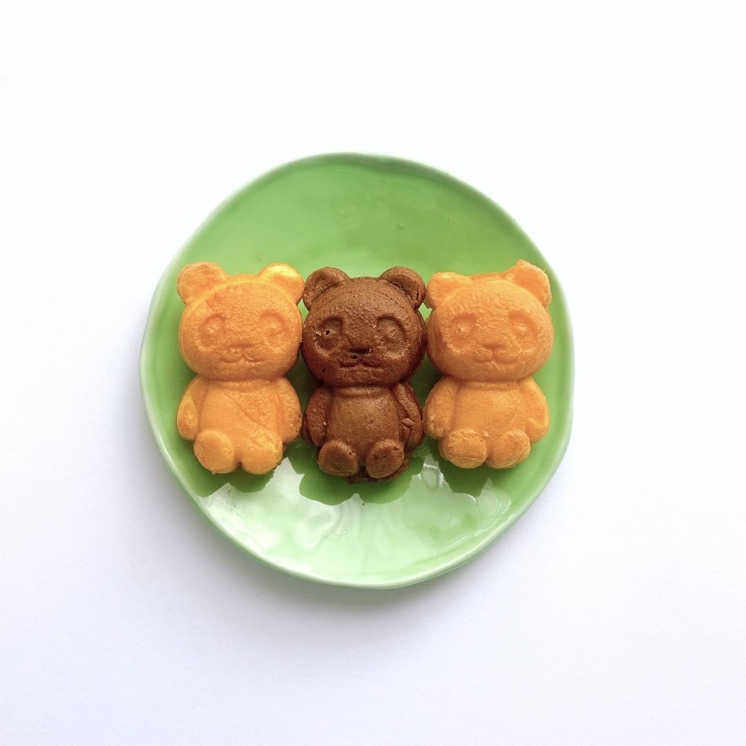 Petit Custaのパンダ三兄弟 生地の中にはイチゴミルクやカスタードなどのクリームが入っています ハートやリングなど色んなシェイプがある上に フレーバーを Magmoe
