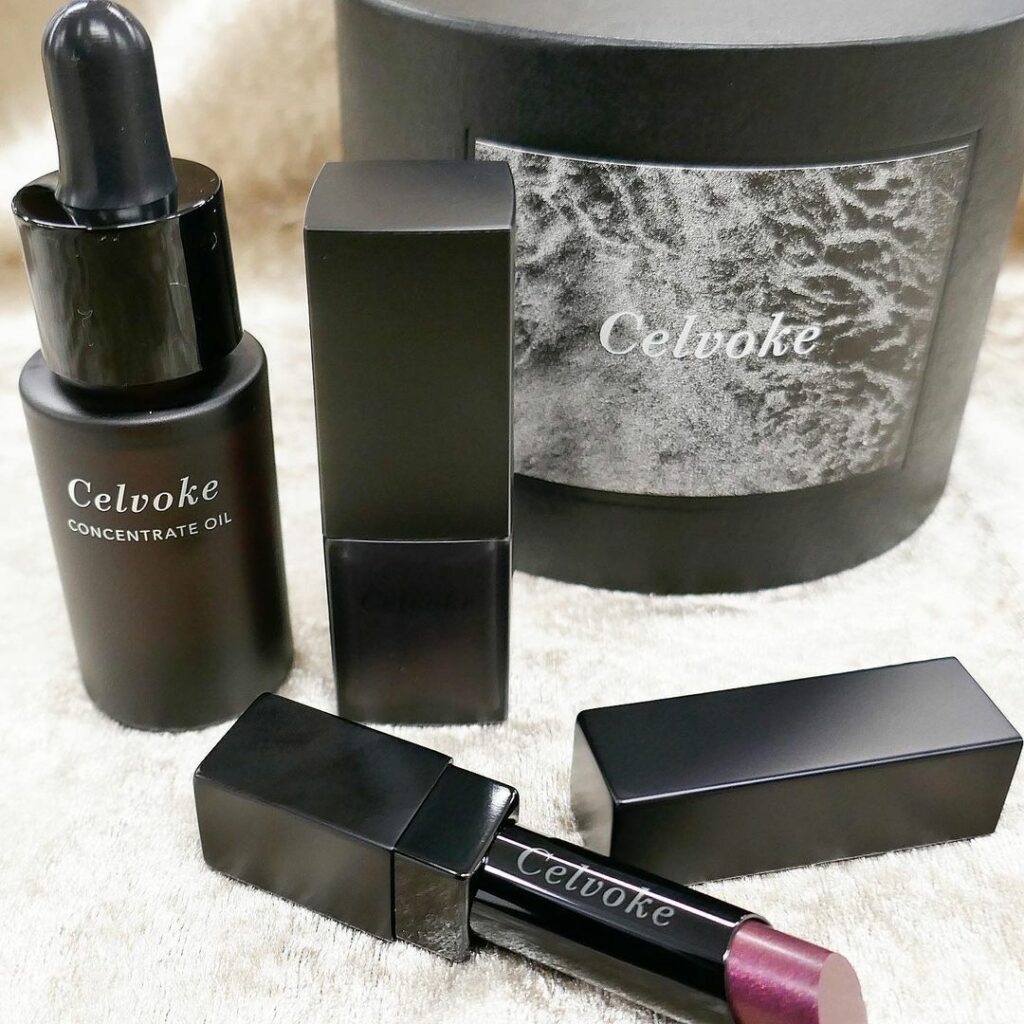 セルヴォークから5周年を記念した特別なセットが登場します！

中には、限定のリップスティックとネイル、乾燥する季節に嬉しいブースターオイルのミニサイズがイン。