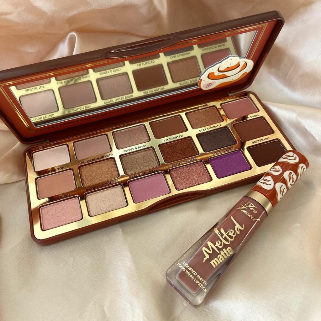 #トゥーフェイスド #ホリデーコレクション 華やかキュートなスイーツコレクション【スウォッチ付き】

トゥー フェイスドならではのクリスマスらしい甘くてほっこり