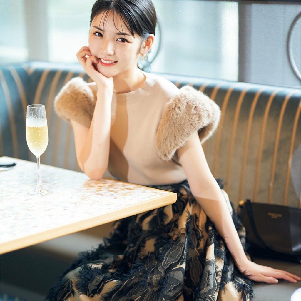 10月30日《毎日レディコーデ》
おしゃれしてお出かけしたい土曜日室内で肌見せするときは、冬らしい素材のアイテムでウォーミー&シーズンライクに
※アイテムの詳 10月30日《毎日レディコーデ》
おしゃれしてお出かけしたい土曜日室内で肌見せするときは、冬らしい素材のアイテムでウォーミー&シーズンライクに
※アイテムの詳