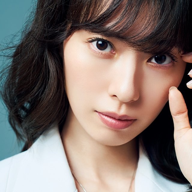 美的 12月号表紙 戸田恵梨香さんスペシャルインタビュー 最近 心穏やかにいられるようになった理由は 凜りとした美しさの中に 力の抜けた柔らかな Magmoe 美的 12月号表紙 戸田恵梨香さんスペシャルインタビュー 最近 心穏やかにいられるようになった理由は 凜りとした美しさの中に 力の抜けた柔らかな Magmoe