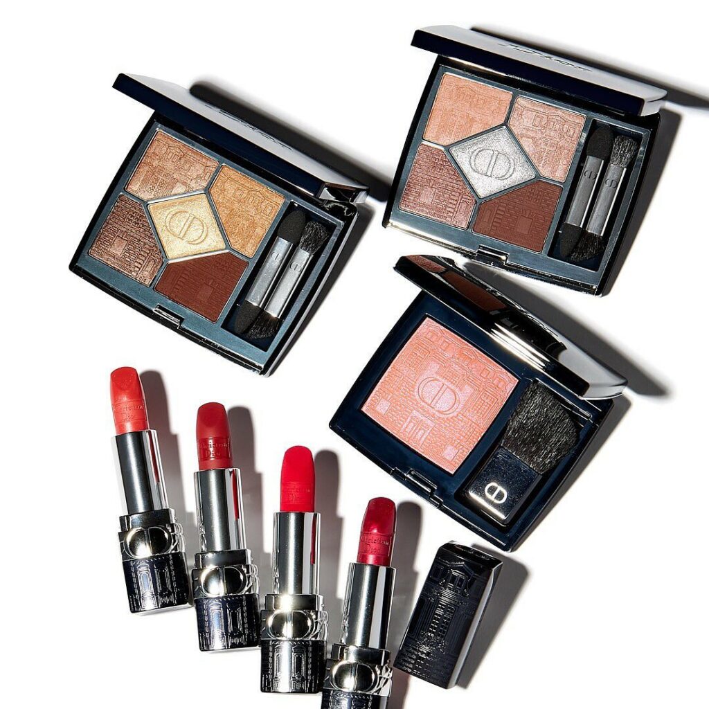 美術品のような繊細なあしらいに、思わずうっとり。

【ディオール】から、2021年ホリデーコレクション“アトリエ オブ ドリームズ”が登場

モンテーニュ通り3