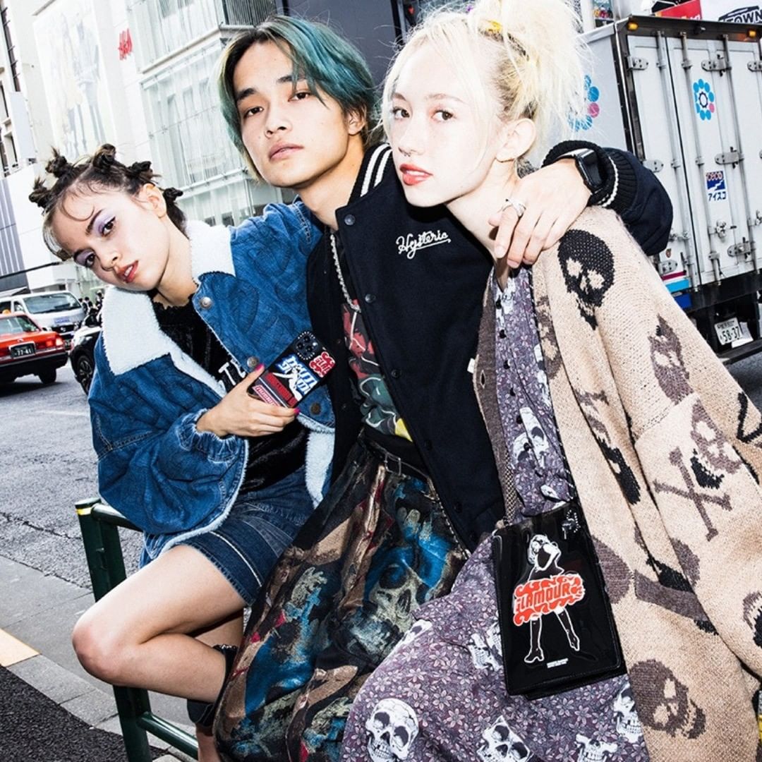 La発グローバルライフスタイルブランド Casetify と日本のファッションシーンを牽引する人気ブランド Hysteric Glamour のコラボコレクショ Magmoe