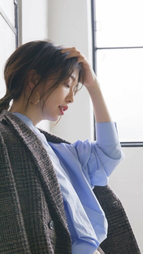 注目のサステナブランド「THREE SQUARE」と
CLASSY.の今月のコラボアイテムは…
CPOジャケット&ニットパンツ&レイヤードシャツ。
CPOジャ 注目のサステナブランド「THREE SQUARE」と
CLASSY.の今月のコラボアイテムは…
CPOジャケット&ニットパンツ&レイヤードシャツ。
CPOジャ