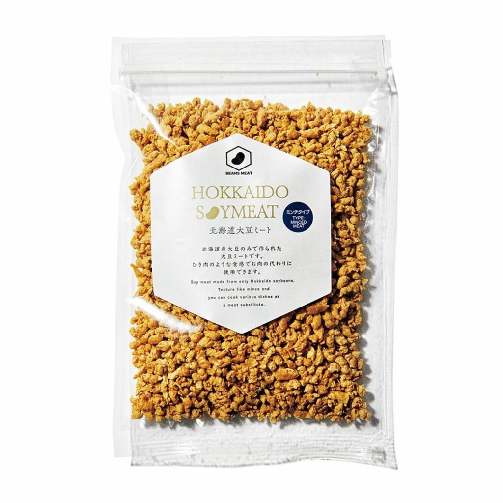 ダイホクの「北海道大豆ミート」は、旨味と甘味を感じる北海道産100％の #ソイミート 。
・
遺伝子組み換えをしていない国産大豆なので、大豆本来の旨味や甘みがし
