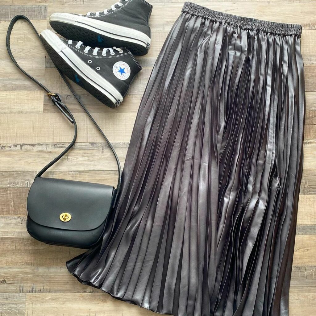 12closetの【洗える】さらツヤプリーツスカートを買いました！

日常使いできる黒系プリーツスカートが欲しいとずっと思っていて。12closetから黒系プリ