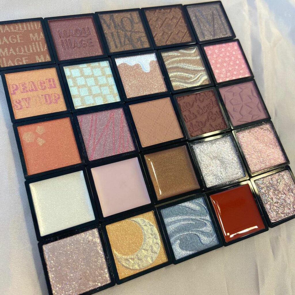 【 #マキアージュ 】好きな色とブラウンを組み合わせて自分だけのパレットに！カスタマイズアイカラー11/21発売。＜スウォッチ付き＞

好きな色、旬な色、質感を