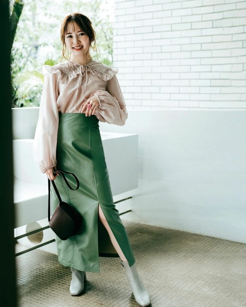 11月22日、今日の東京は雨。最高気温18度、最低気温11度の予報です（気象庁調べ・17時発表）。

久しぶりの一日中雨が降りそうな今日のコーデは、スタイリッシ